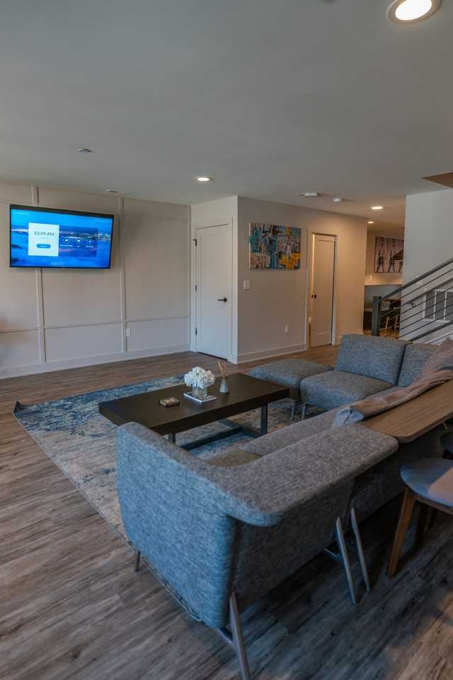 830 Henry St #1 - Photo 2 of 11