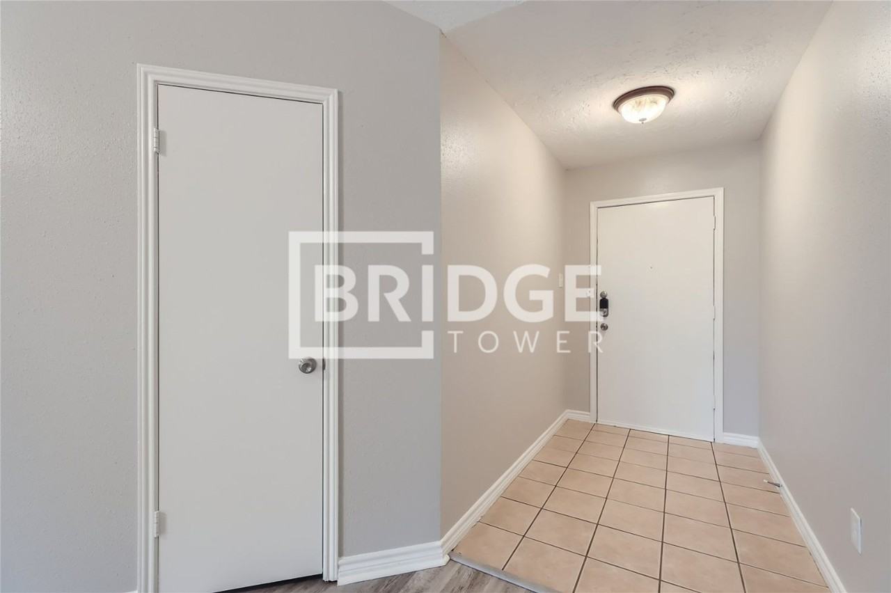 1304 Seabrook Drive - Photo 2 of 16