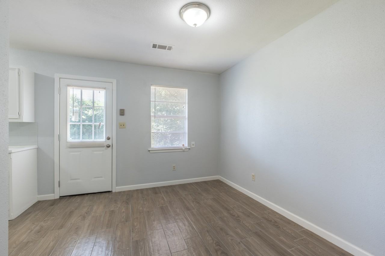 606 West St - Photo 5 of 38