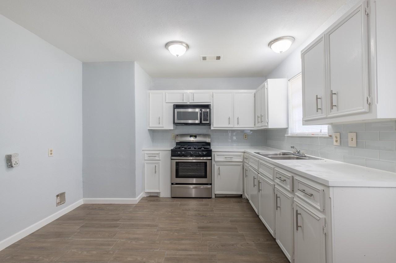 606 West St - Photo 6 of 38