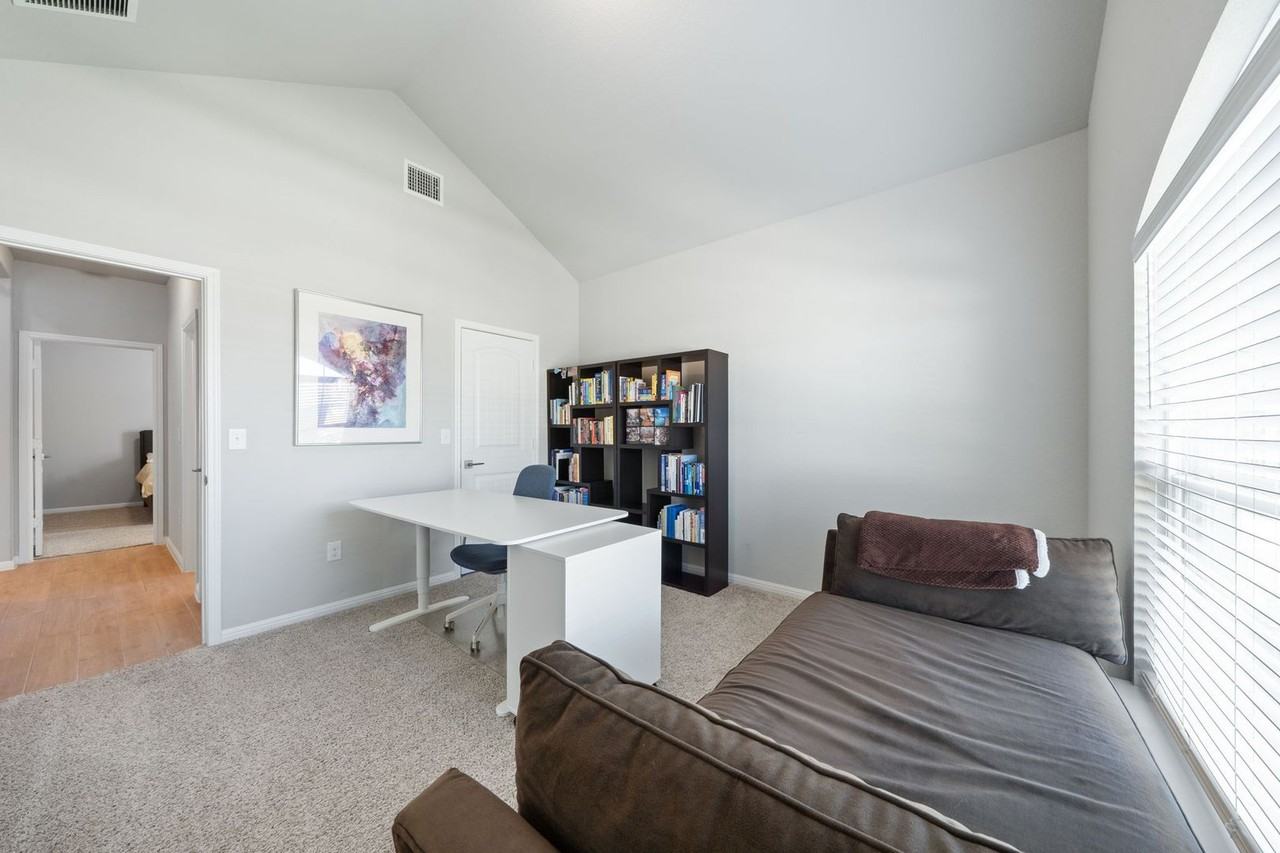 2412 Star Hill Ranch St - Photo 3 of 43
