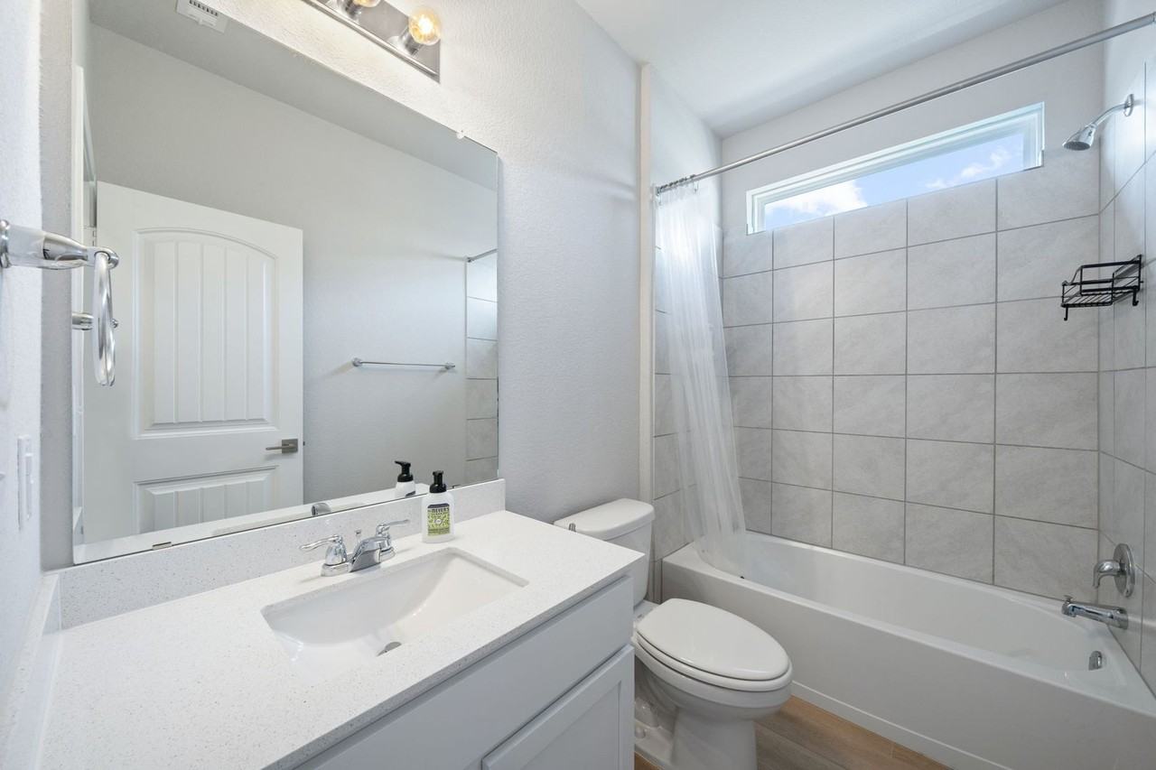 2412 Star Hill Ranch St - Photo 4 of 43