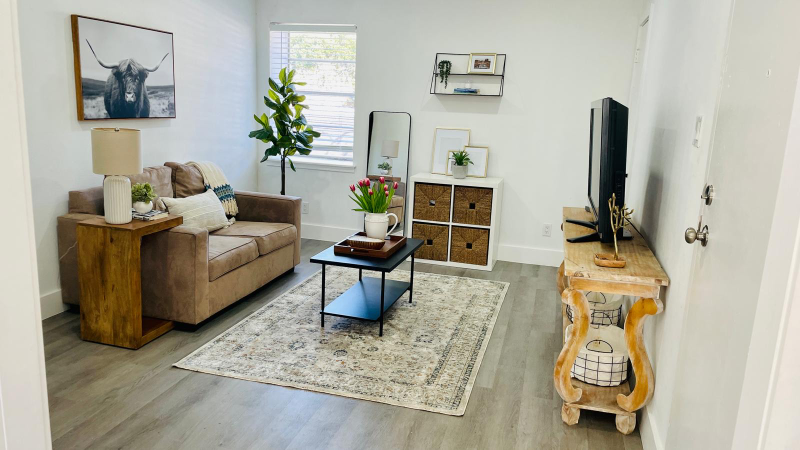 2604 Dauphin Street #206 - Photo 4 of 7