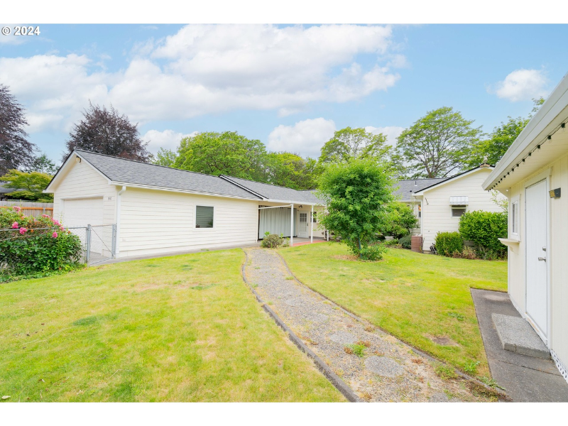 1516 23rd Ave - Photo 3 of 16