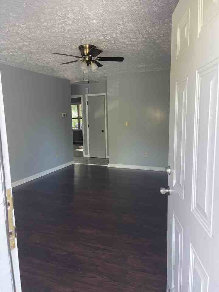 101 Lovely Mount Dr #B - Photo 2 of 13