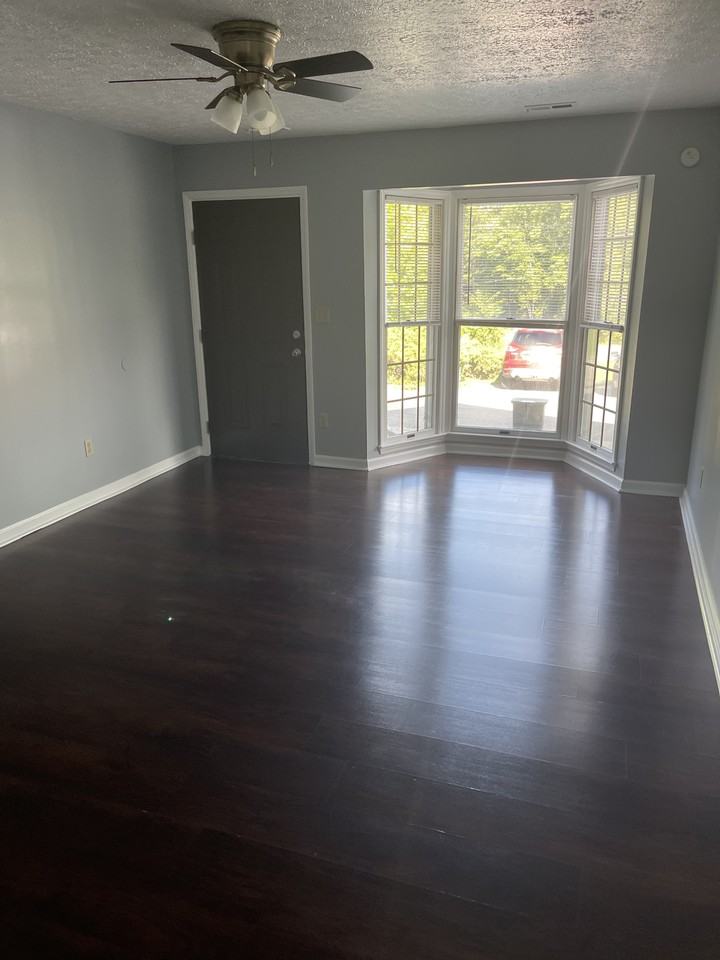 101 Lovely Mount Dr #B - Photo 3 of 13