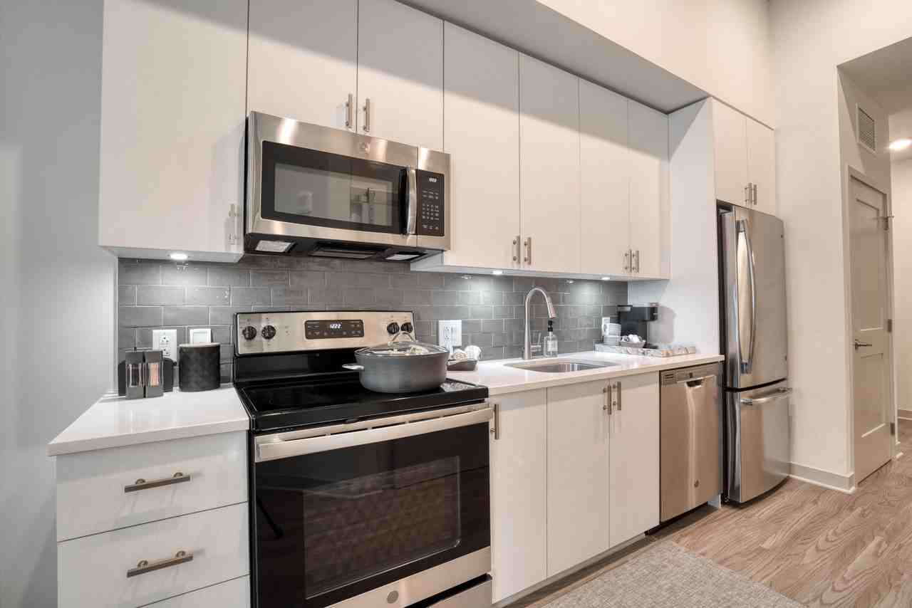 Vista Brooklynn Apartments 200 Riverside Ave, Jacksonville, FL 32202