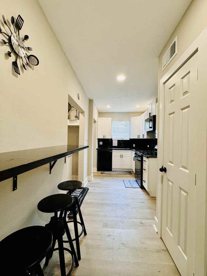 Wentworth St - Photo 4 of 9