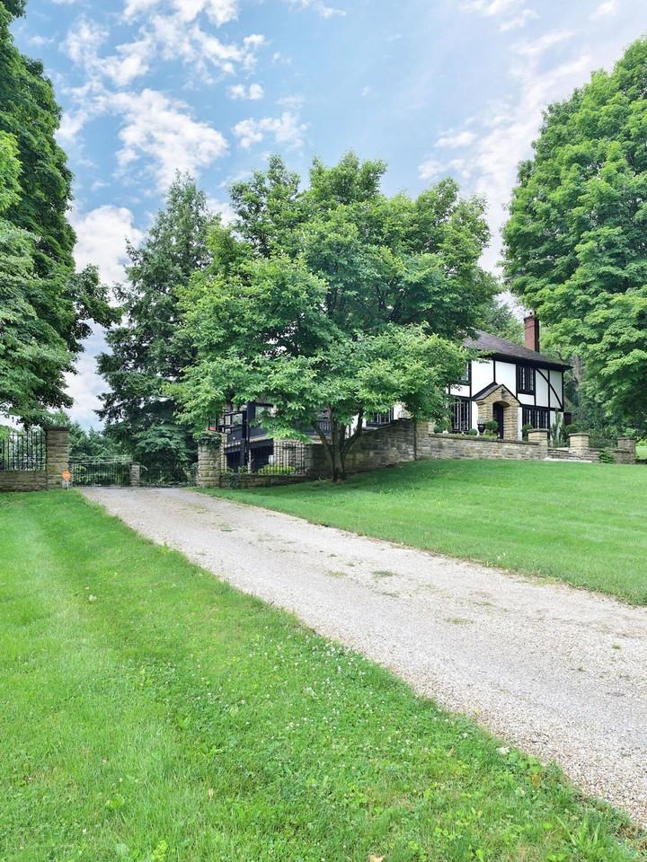 854 Newark Granville Rd - Photo 3 of 50