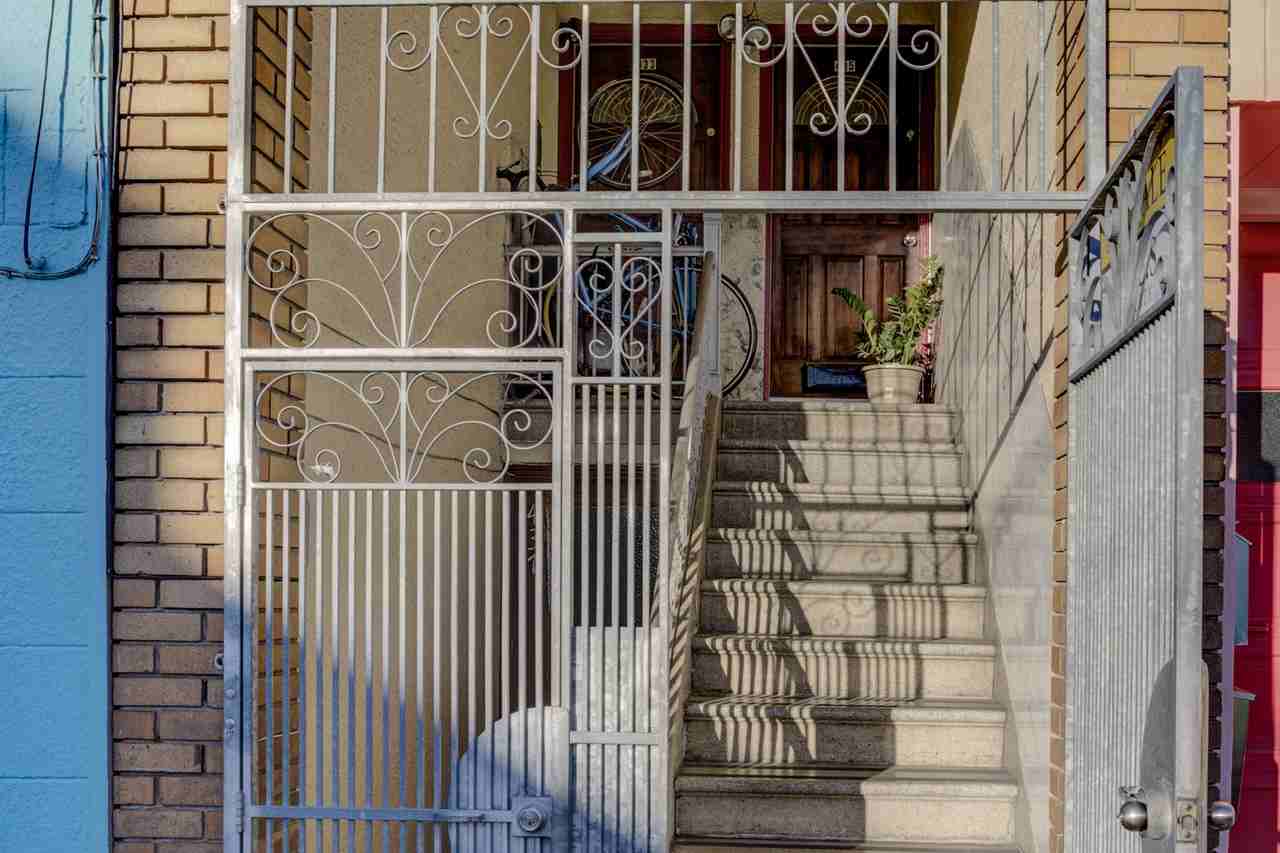 433 Brazil Avenue - Photo 2 of 21