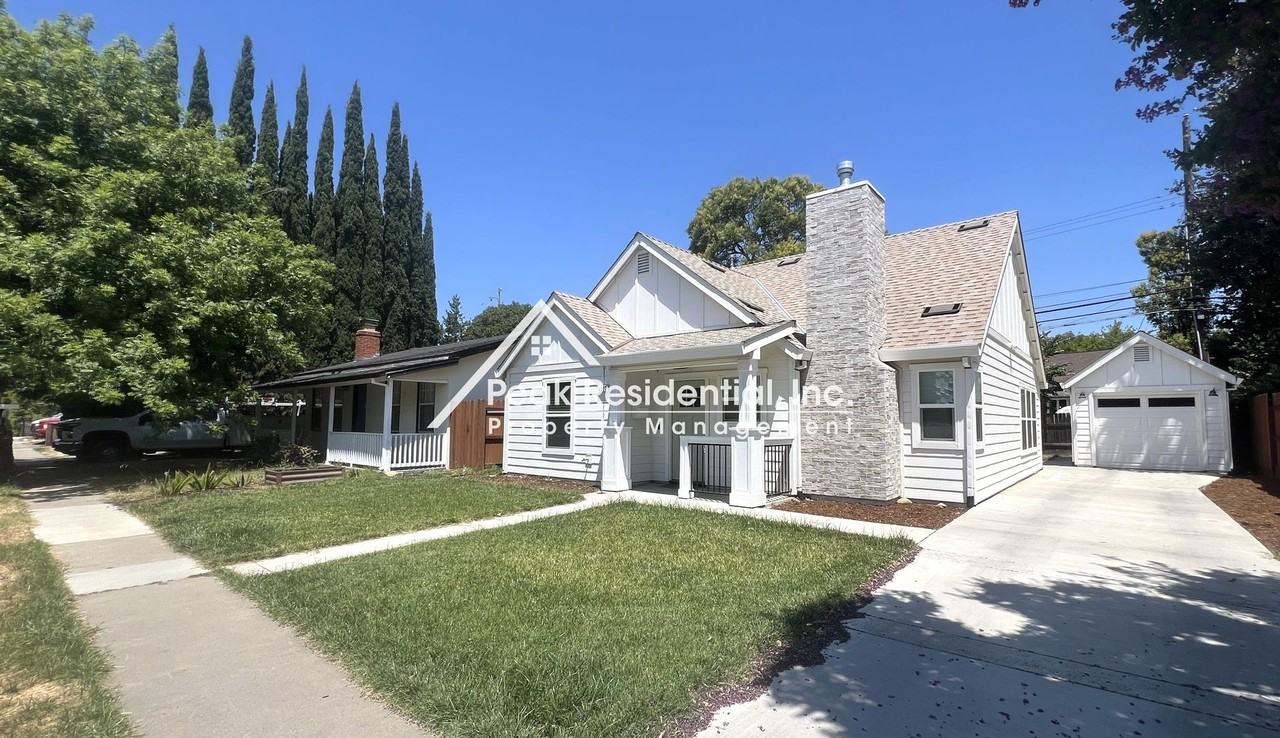 4867 V St - Photo 2 of 34