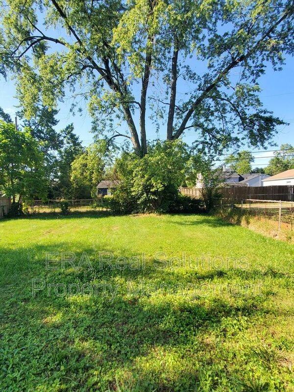 1923 Ward Rd - Photo 3 of 23