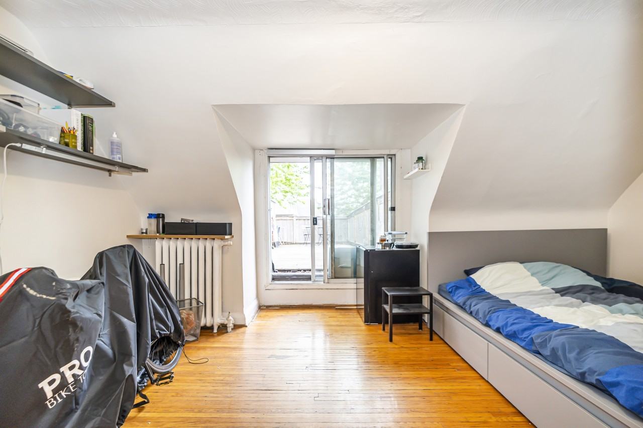 150 Palmerston Avenue #B - Photo 2 of 10