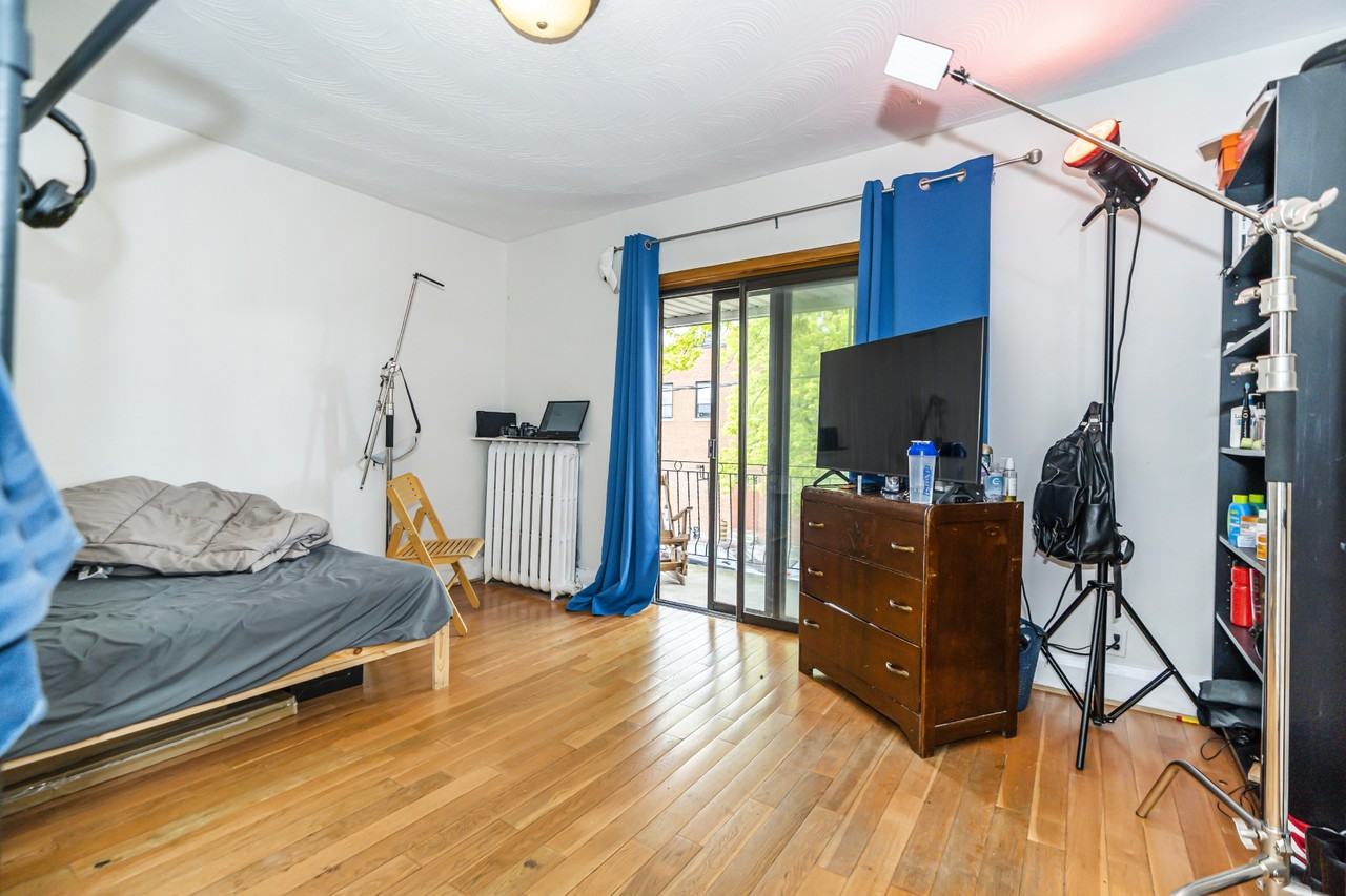 150 Palmerston Avenue #B - Photo 6 of 10