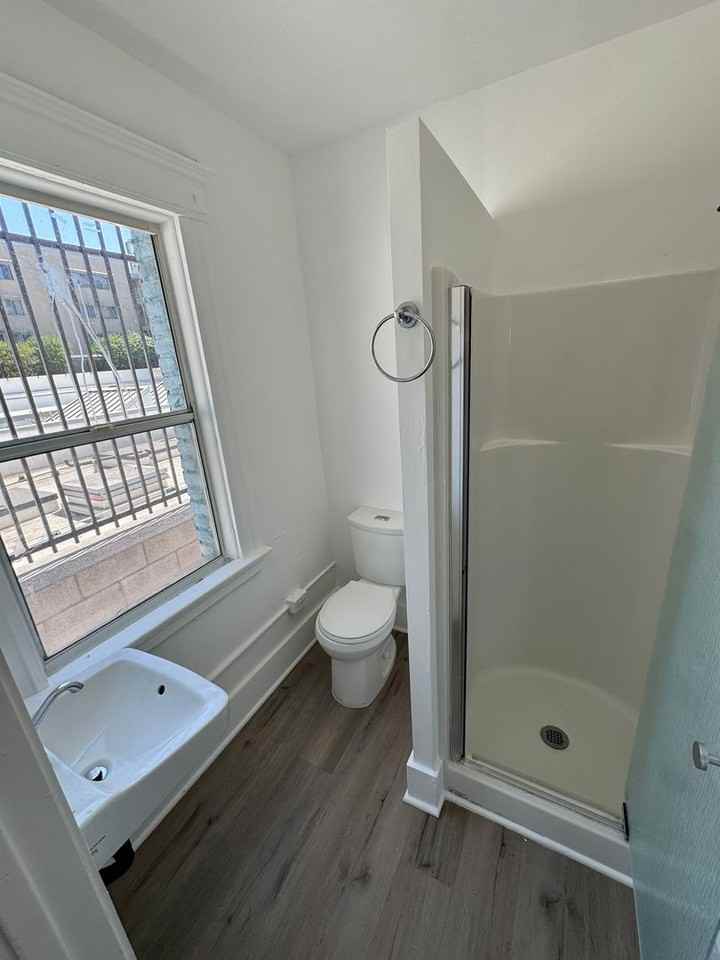 640 San Julian St - Photo 6 of 7