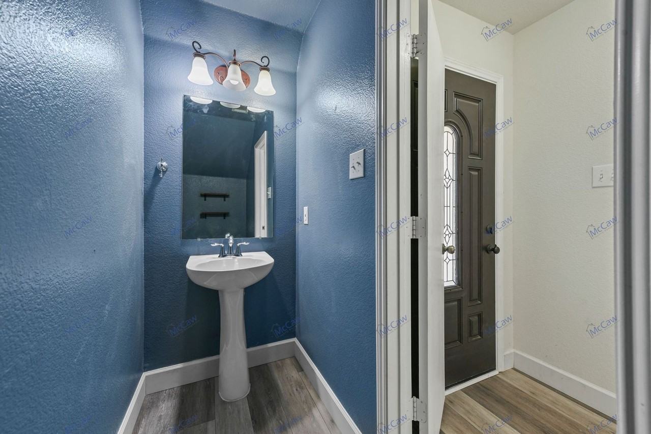 2113 Franks St - Photo 3 of 22