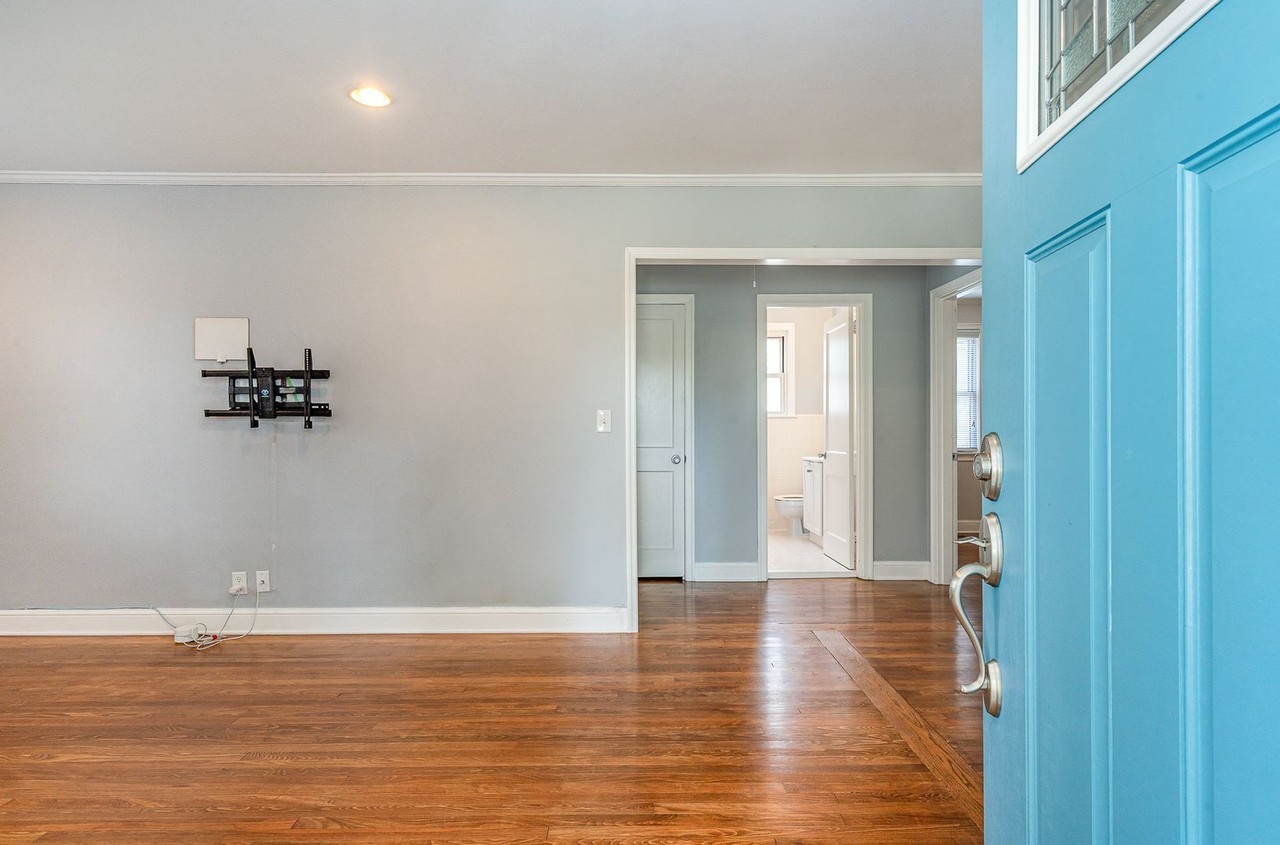 418 Westboro Dr - Photo 2 of 15