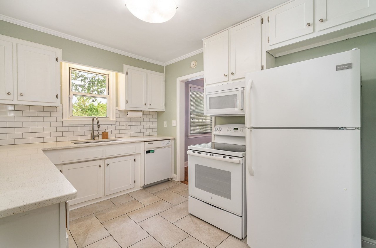 418 Westboro Dr - Photo 5 of 15