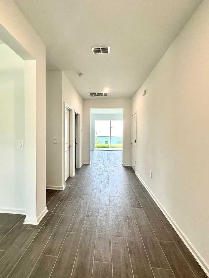 2892 Armstrong Ave - Photo 5 of 30
