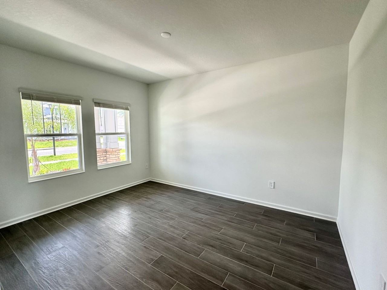 2892 Armstrong Ave - Photo 6 of 30