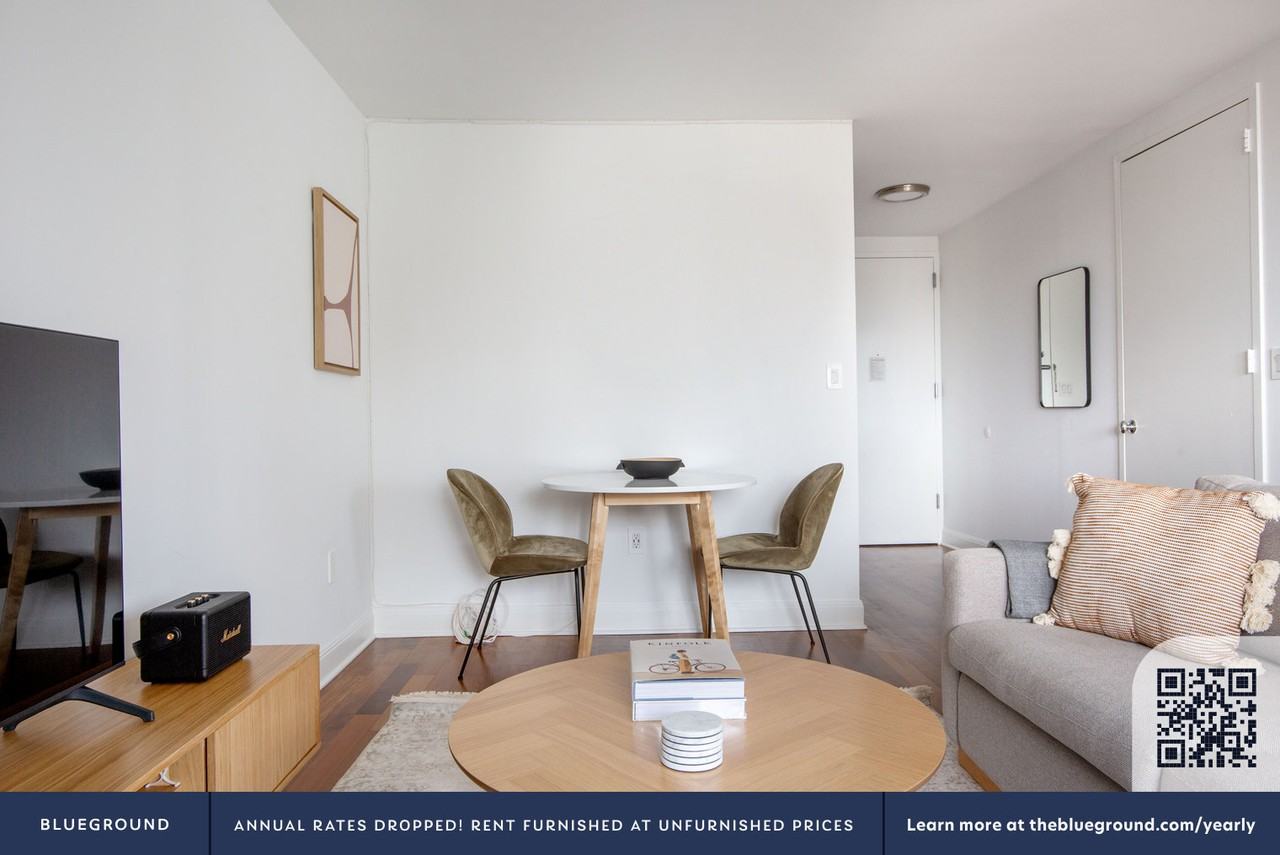 290 3rd Avenue - Photo 3 of 25