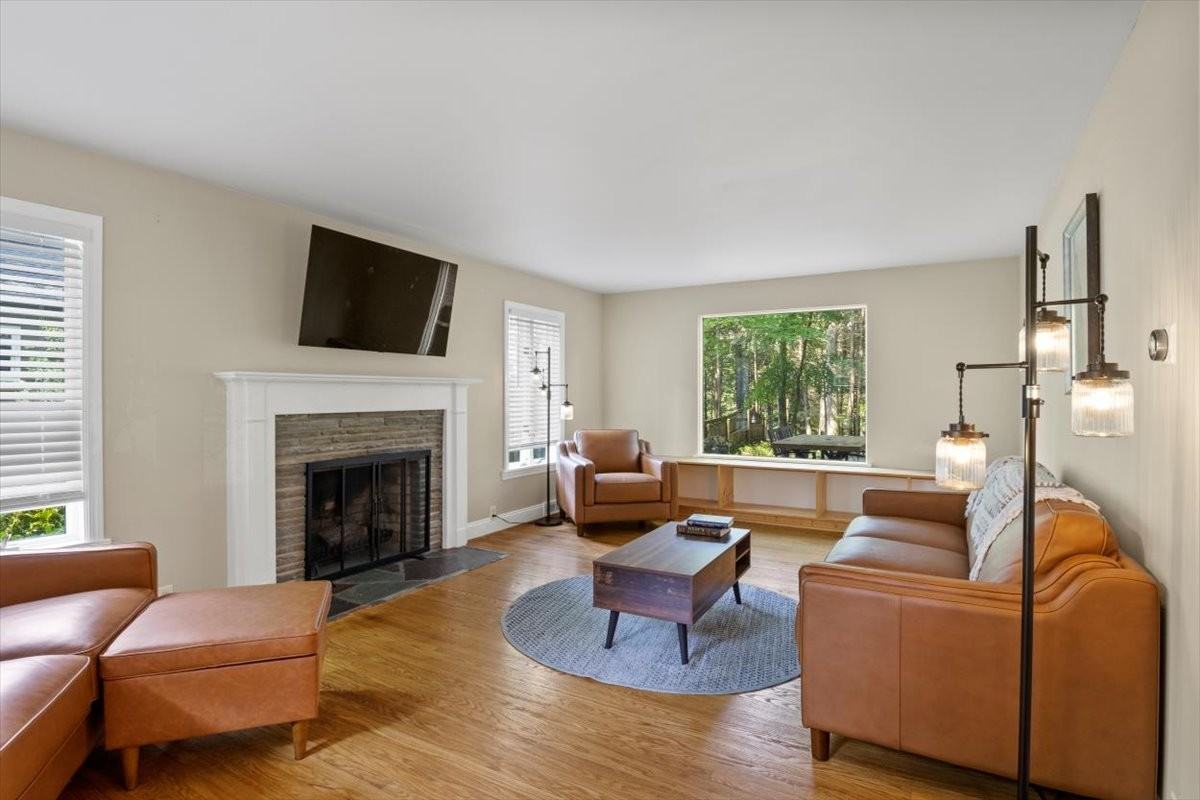 485 Oakridge Drive - Photo 3 of 38