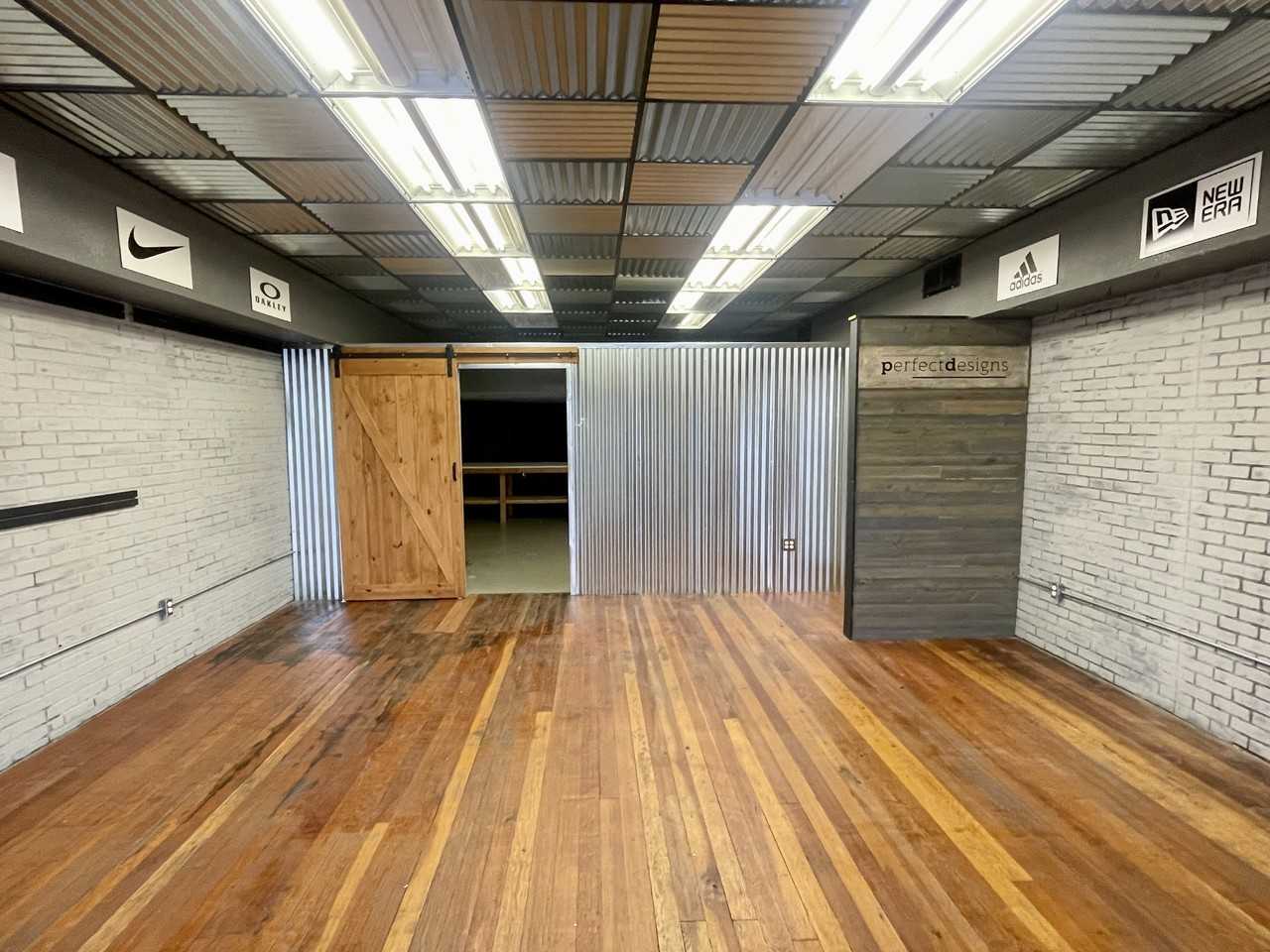 213 W Fox St #NA - Photo 2 of 17