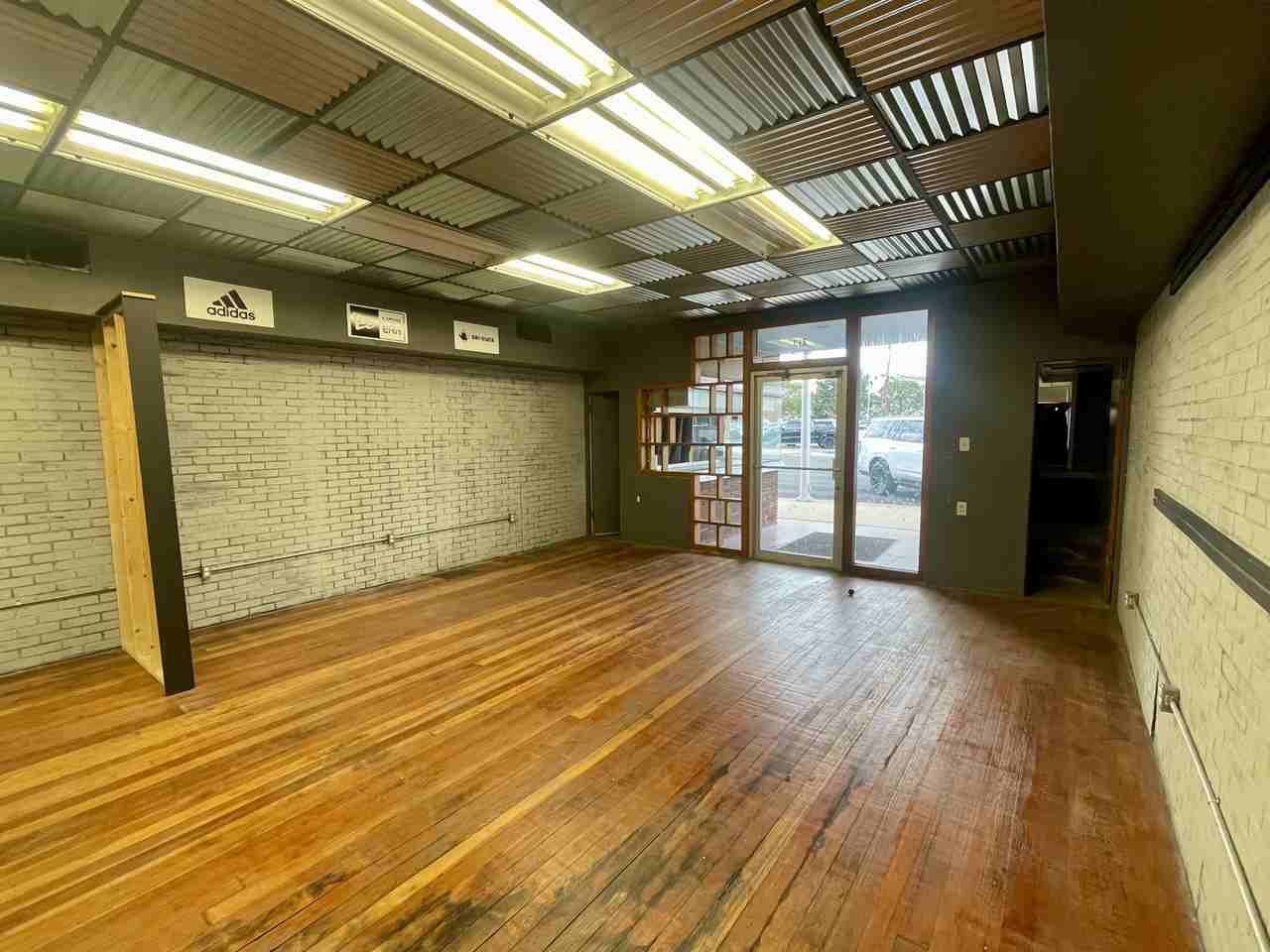 213 W Fox St #NA - Photo 3 of 17