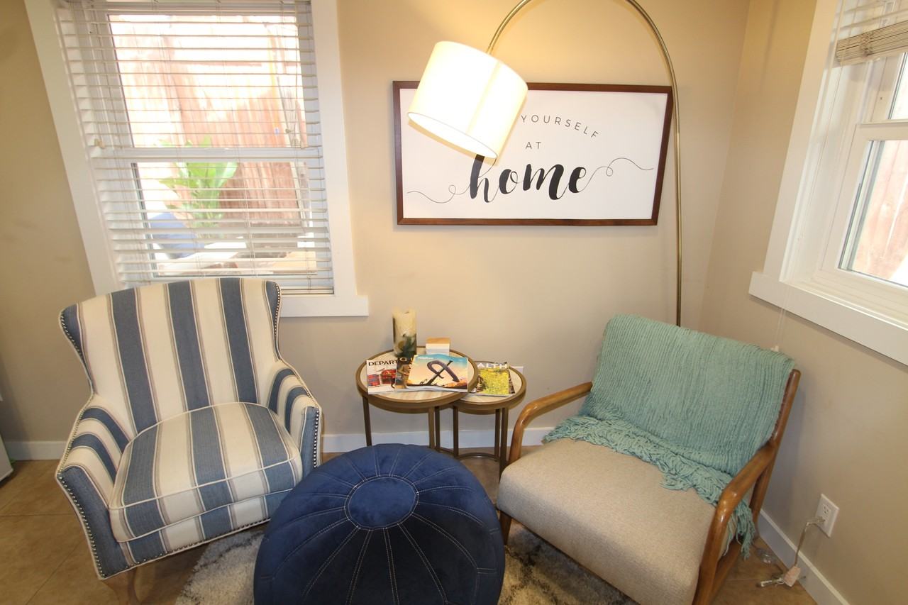 806 Bayview Dr - Photo 4 of 14