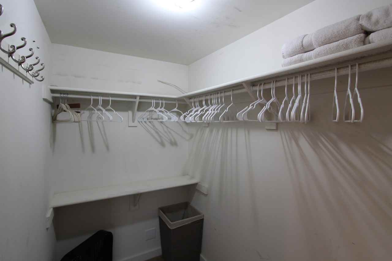 806 Bayview Dr - Photo 7 of 14