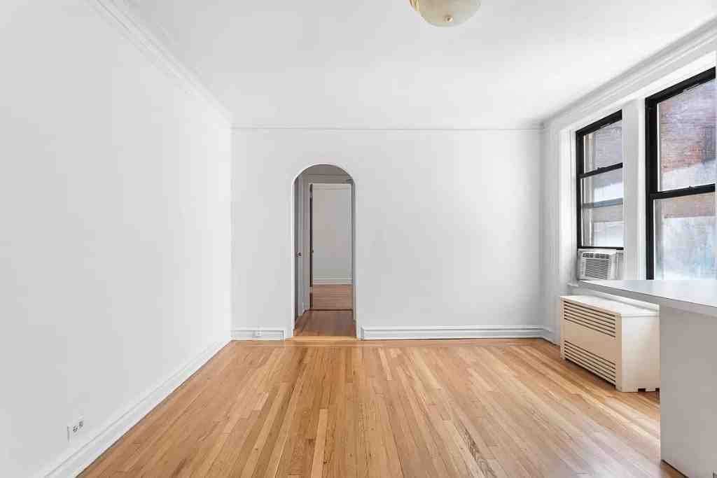 W 18th St #3D - Photo 2 of 13