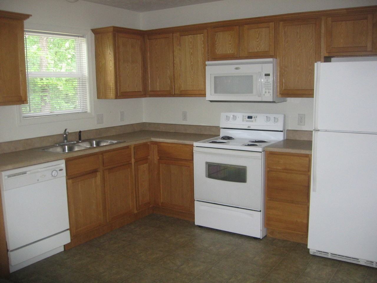 2020 Longview Rd - Photo 3 of 8