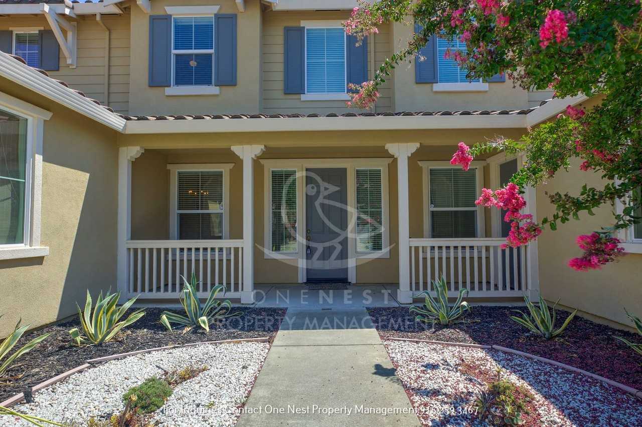 2175 Mount Errigal Ln - Photo 2 of 38