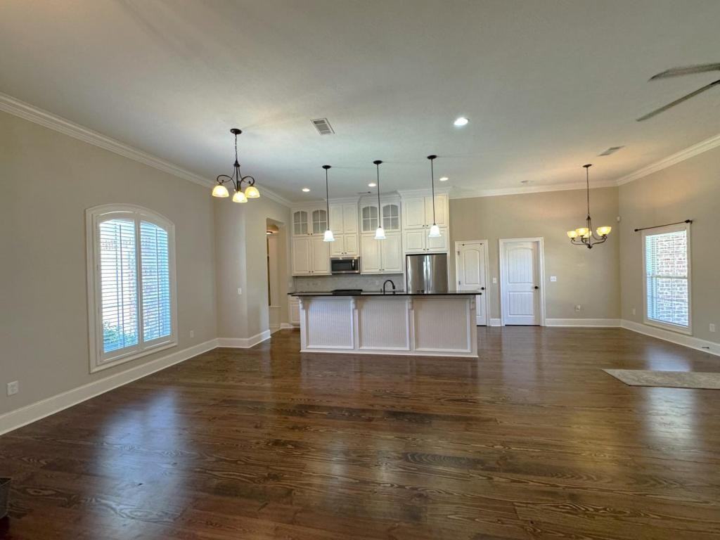 225 Buckhead Dr - Photo 3 of 11