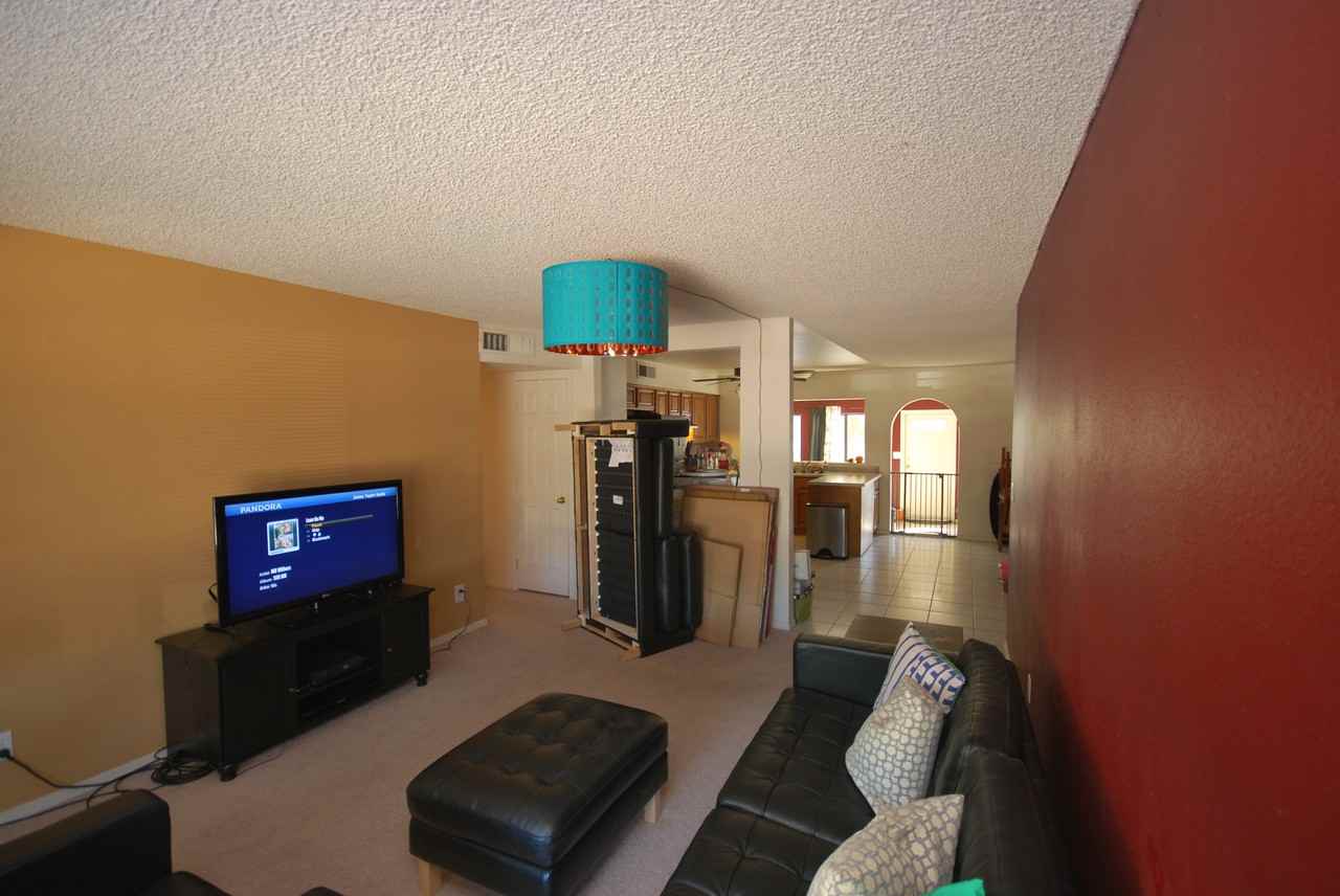 577 W Magdalena Dr - Photo 2 of 9