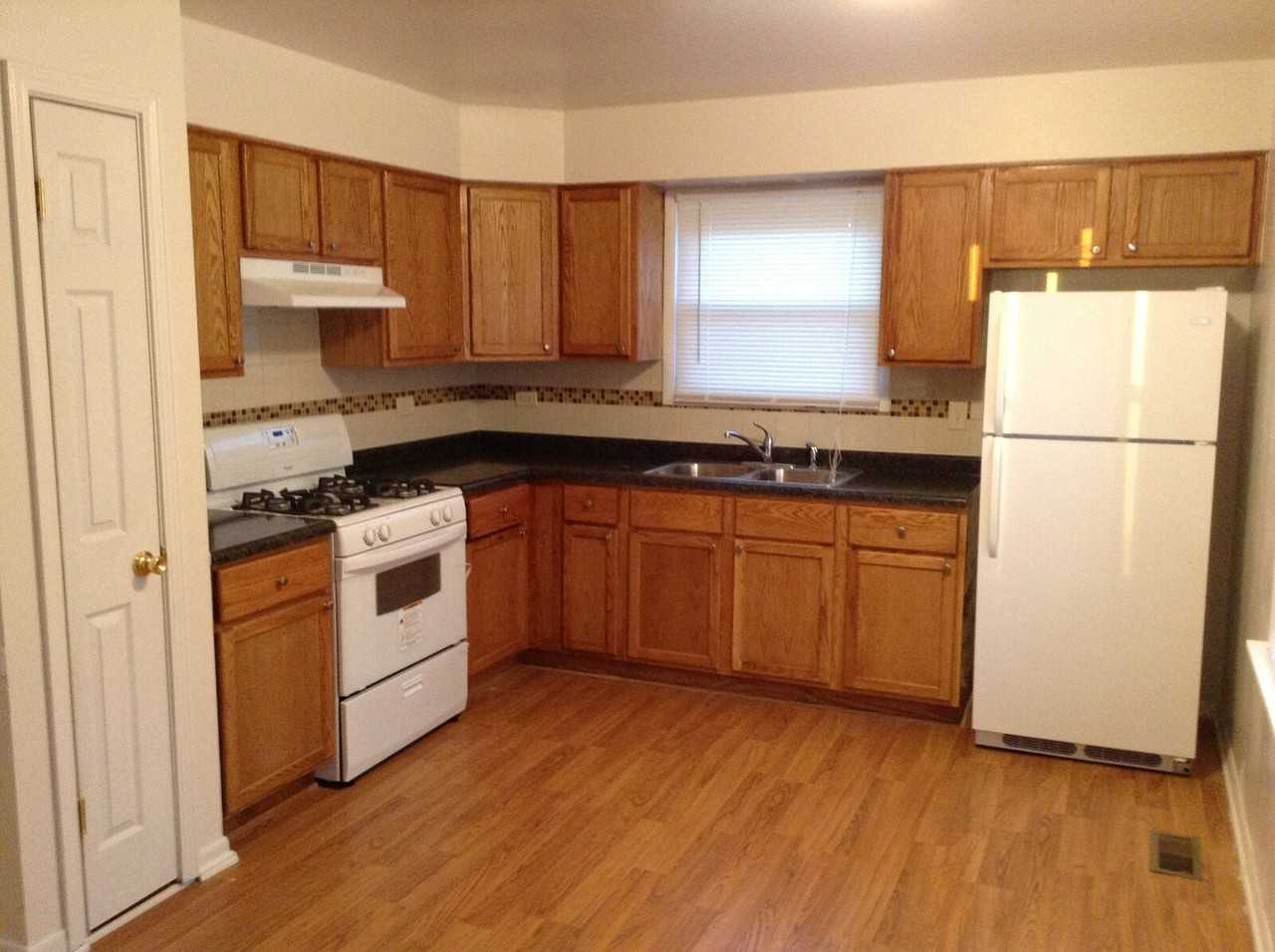 4161 189th St - Photo 3 of 12