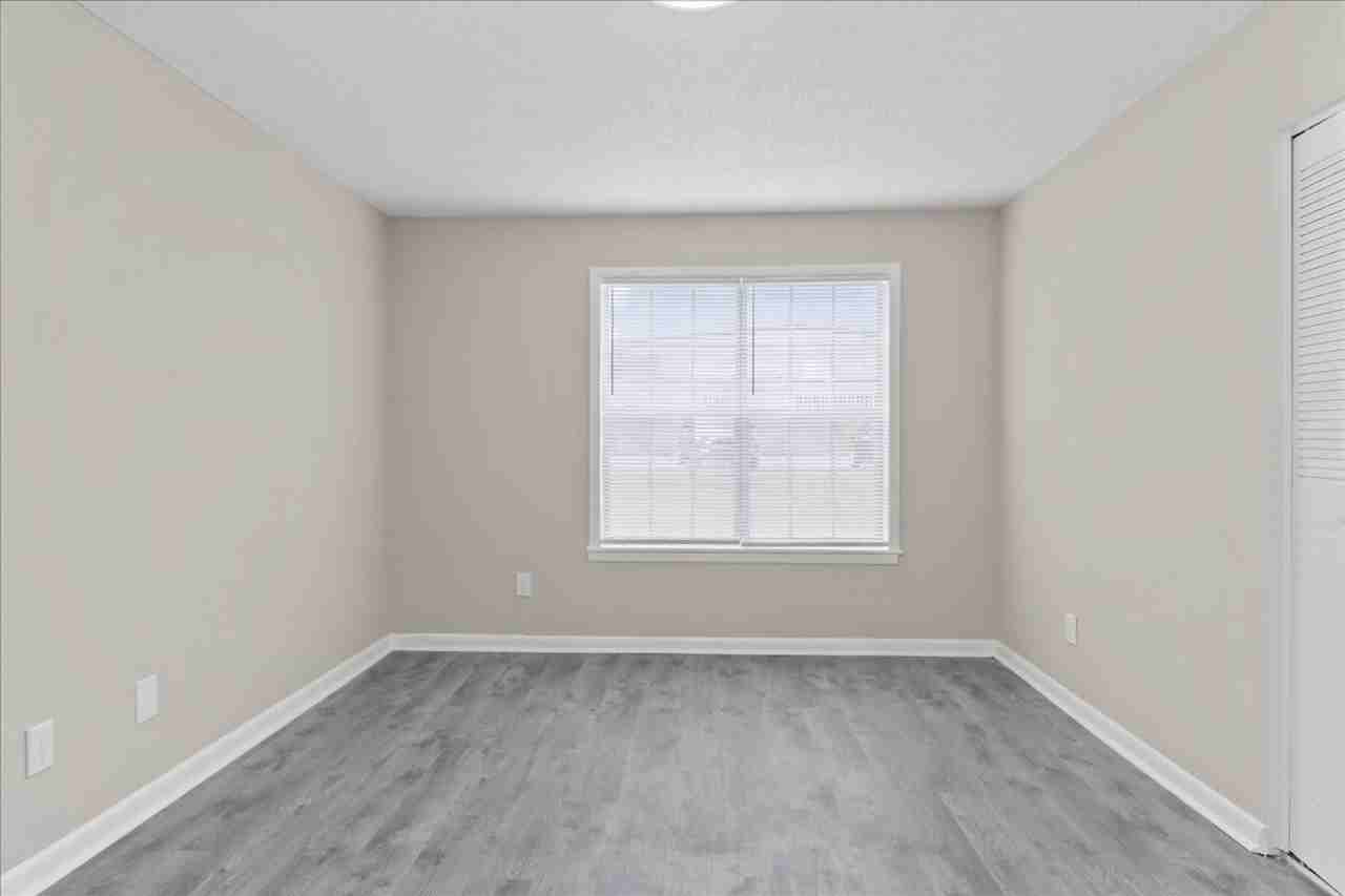 Chateau Apartments - Photo 6 of 46