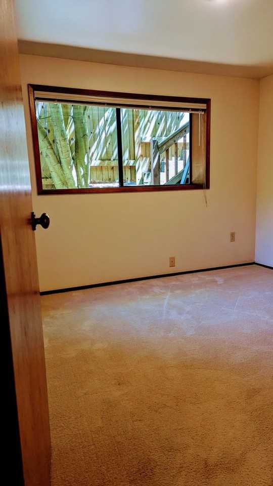 2507 Nw 92nd St #B - Photo 3 of 21