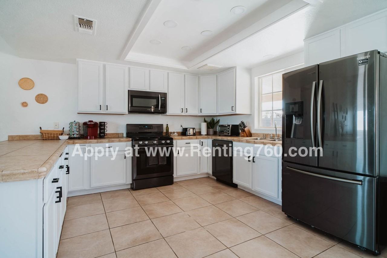 74825 Twilight Dr - Photo 3 of 12