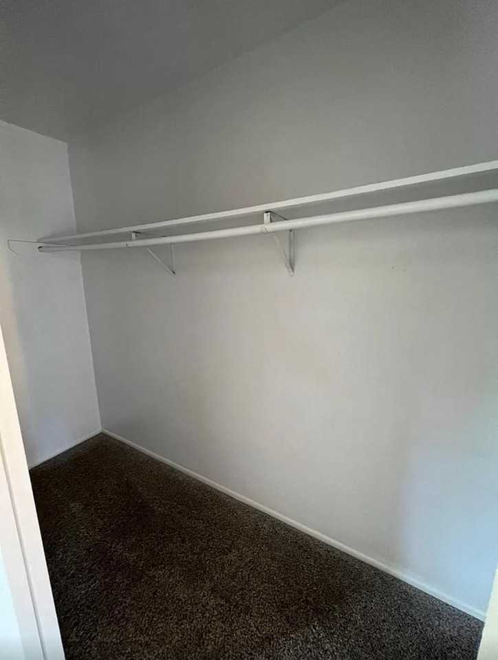 10627 Anaheim Dr - Photo 3 of 11