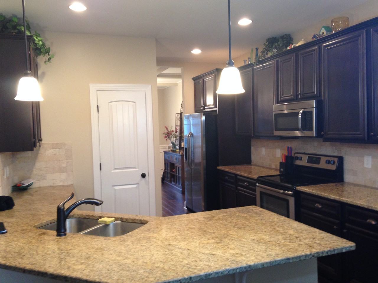 417 Edenhall Dr - Photo 2 of 6