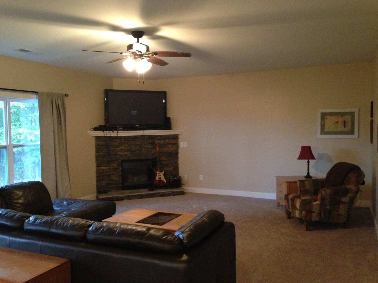 417 Edenhall Dr - Photo 3 of 6