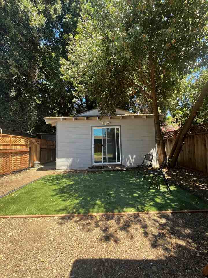 529 Runnymede St #NA - Photo 2 of 10
