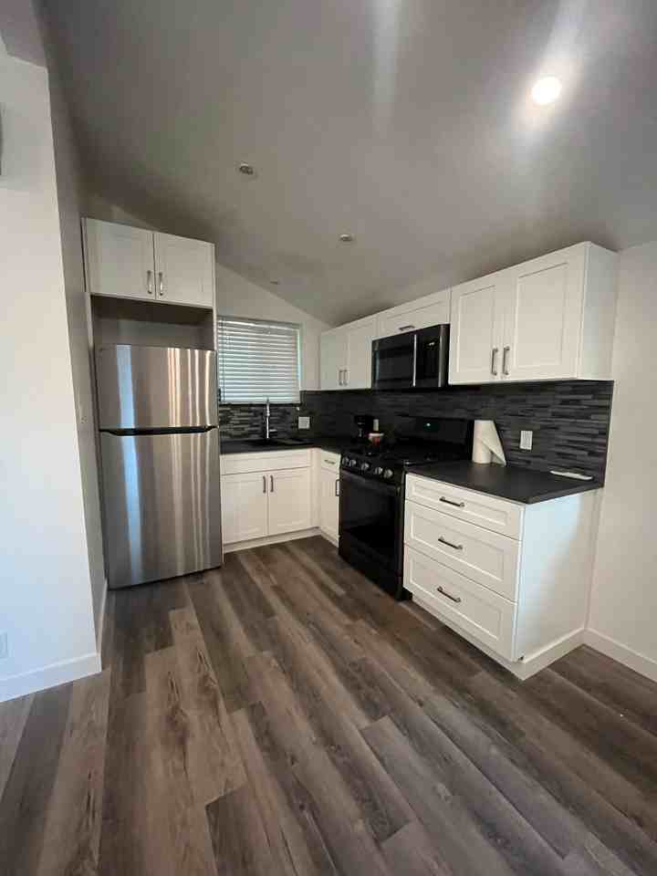 529 Runnymede St #NA - Photo 3 of 10
