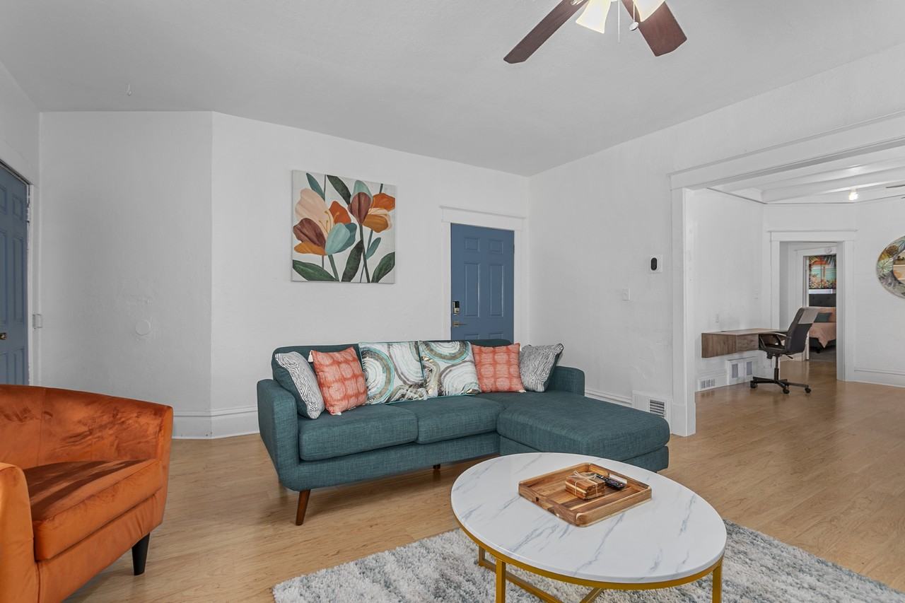 710 E 34th St #2 - Photo 4 of 32
