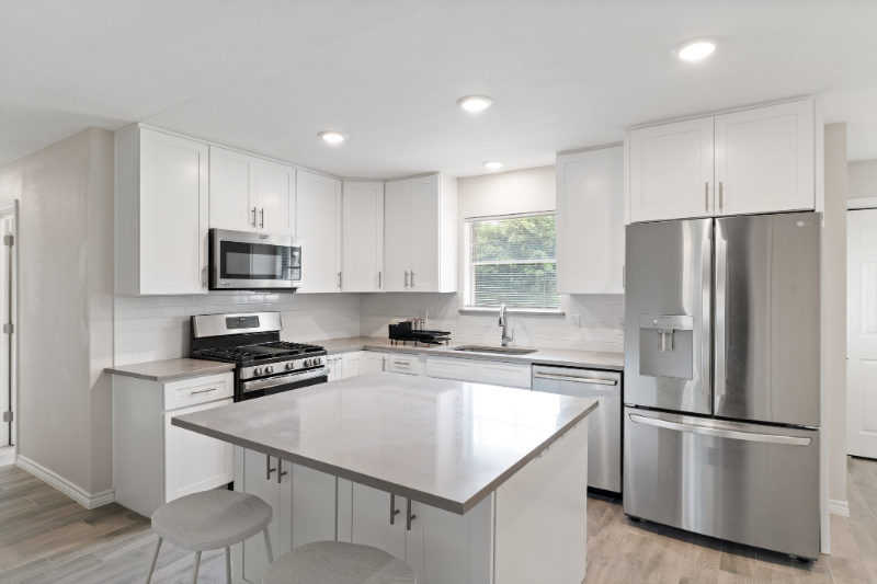 648 Calcutta Dr - Photo 2 of 5