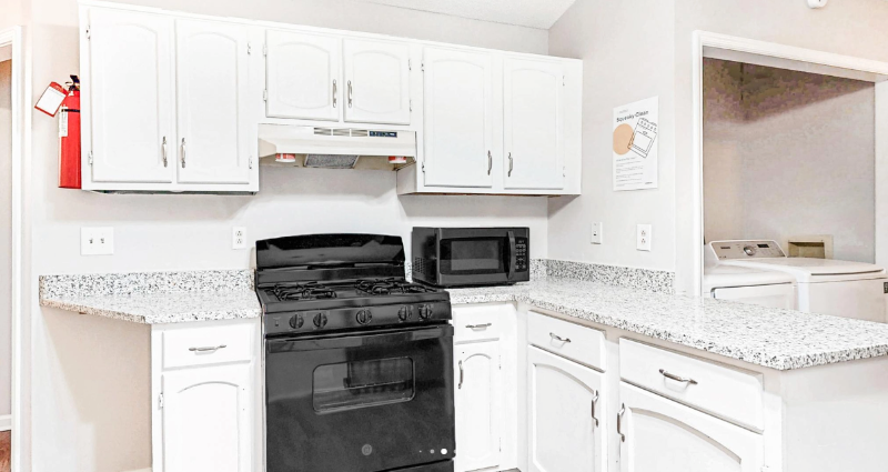 5437 Biffle Rd - Photo 2 of 13