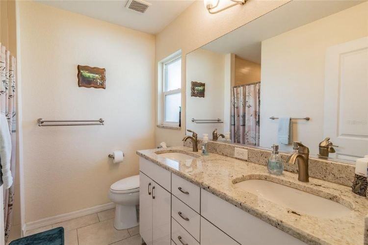 2874 Crittendon Street - Photo 5 of 10