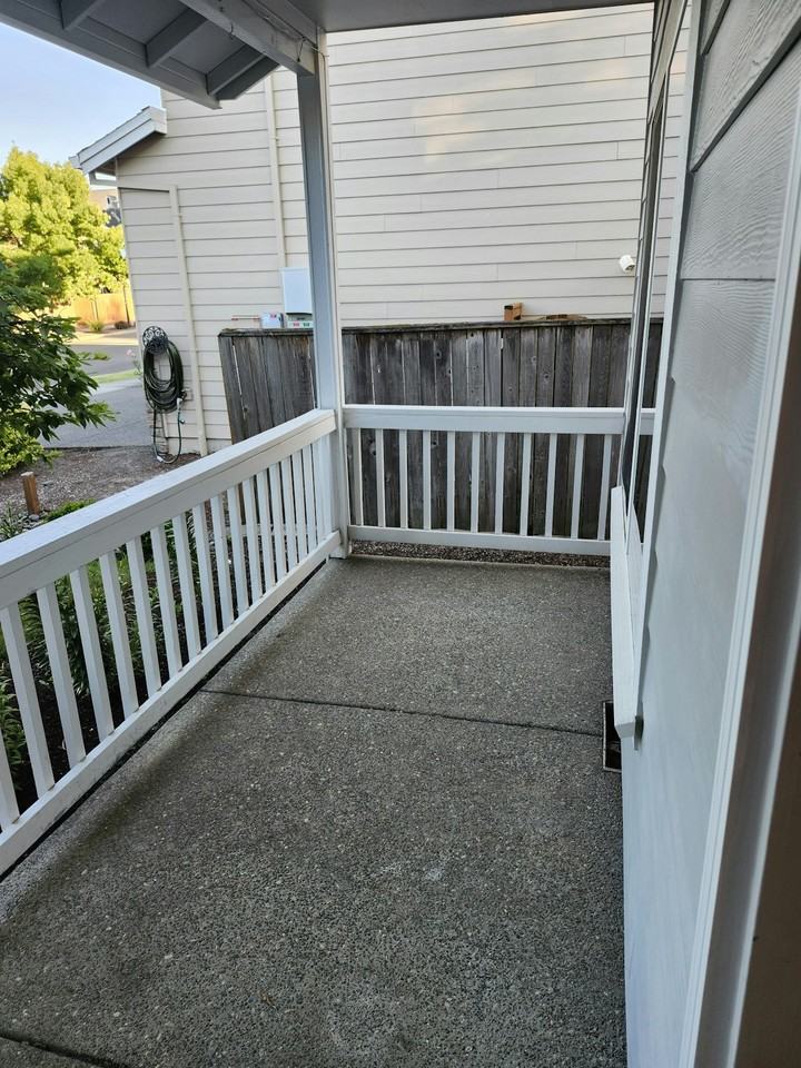 203 NE 55th Ave - Photo 5 of 32