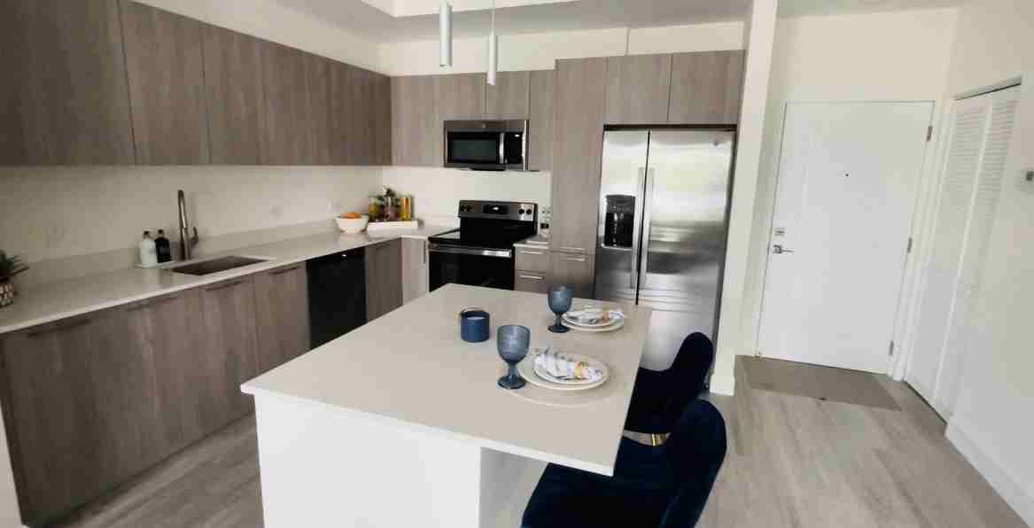 9784 Nw 130th St #409